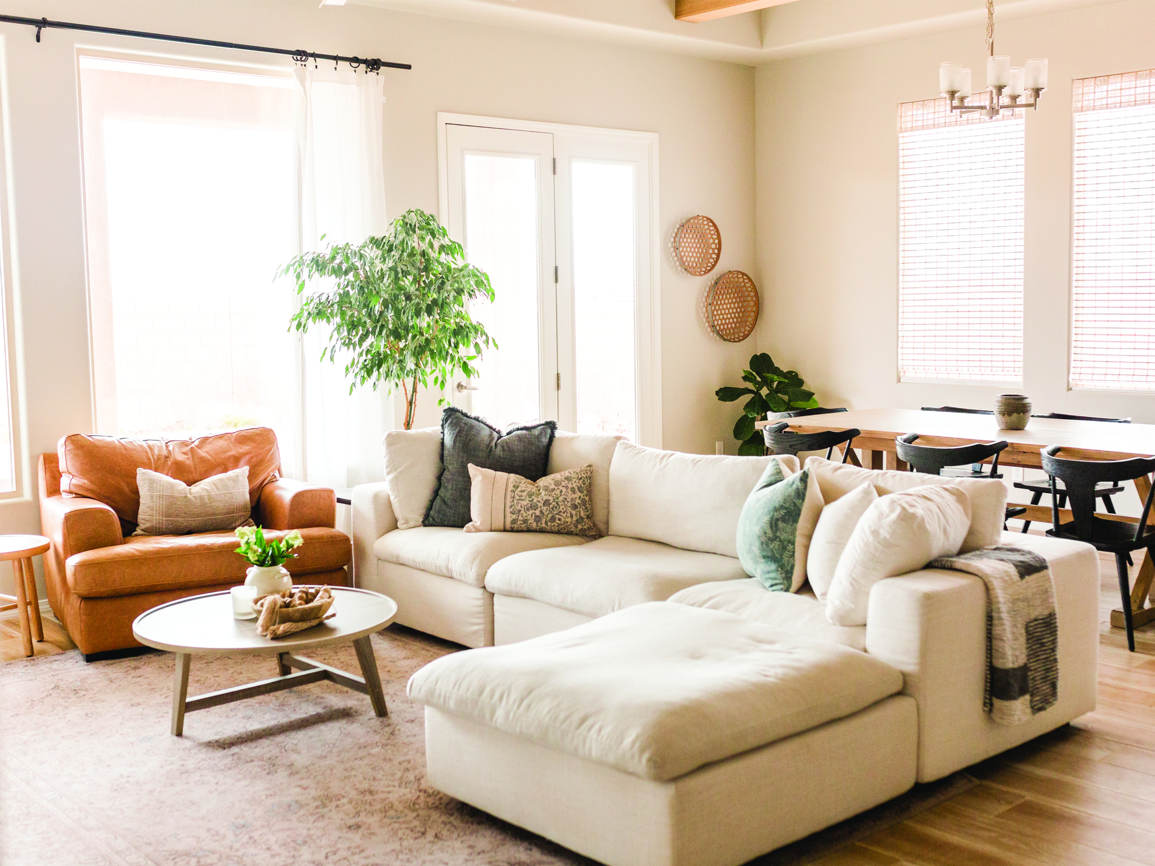 Neutral Living Room White Couch Details Living Hemma